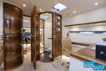 Serious Yachts Brightly 15.30 450