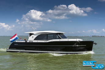 16 Elegance 1300 4G Black 0081