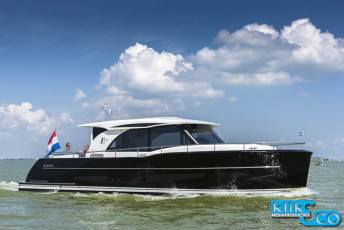 16 Elegance 1300 4G Black 0093