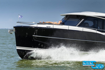 16 Elegance 1300 4G Black 0161
